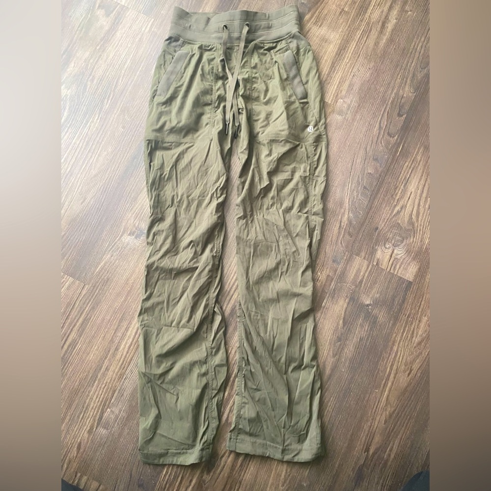 Lululemon Dance Studio Mid-Rise Pant *Full Length size 0, Army Green